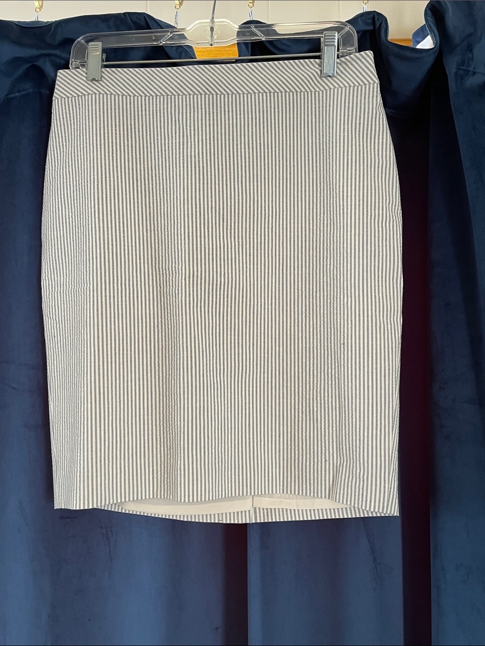 Ann Taylor seer sucker pencil skirt